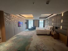 Big room! But big doesn’t always mean better…