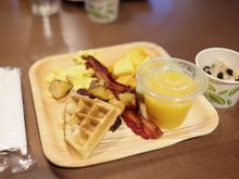 Sample breakfast plate