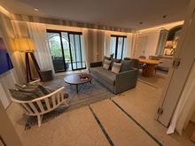 Suite living room 