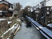 More canal. Lots of small vendors are situated along the path, although most were closed today.