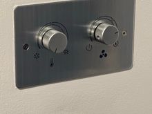 I really hate this retro-style AC knob. The HVAC system is modern and this is by design…