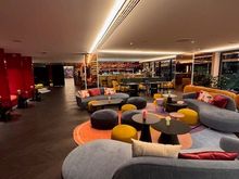 The lobby bar, which was absolutely packed when I checked in, but quiet at 07:00.