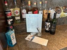 Happy Hour: Alcoholic drinks, chargeable