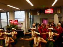 Pre-departure Mai Tai's and hula show at the SFO gate