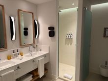 Room bathroom