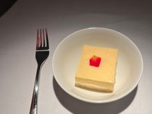  Cheesecake, Japan style, very light. 8/10