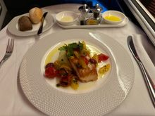The salmon from the above BA112 menu was excellent, both in terms of taste and presentation. 