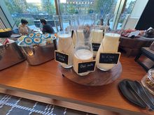 Breakfast buffet - choice of milks
