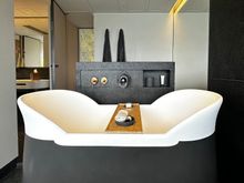 Bathtub 