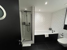 Deluxe King Room bathroom, alternate view