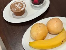 welcome fruits and cake