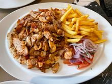 Chicken gyros with tzatziki & pita €27