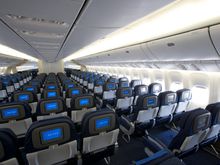 777 Y cabin screens shot