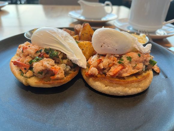 Lobster benedict (minus the sauce; still very good)
