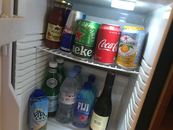Mini bar contents 