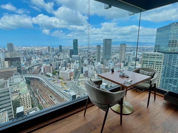 Breakfast with a view 