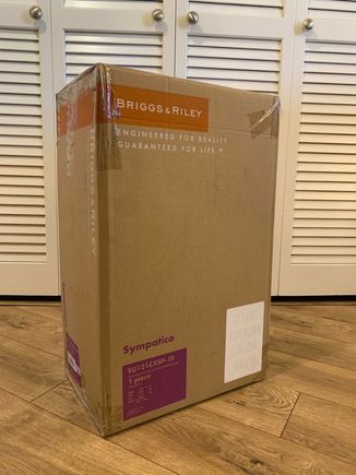 Briggs and Riley Sympatico box
