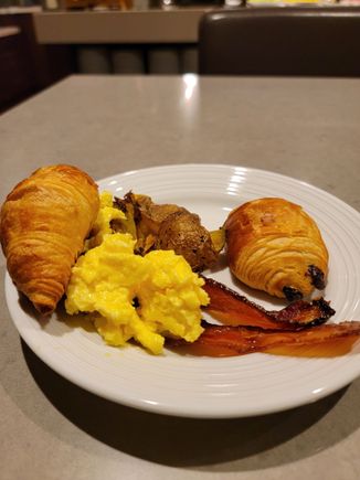 Breakfast plate (good scrambled eggs and bacon in the club)