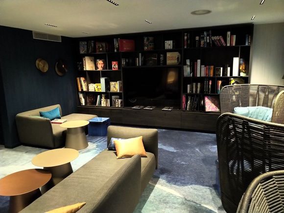 Club Lounge / Crowne Plaza Nice Arenas