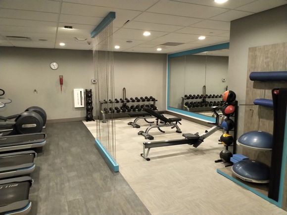 Gym / Crowne Plaza Milwaukee South