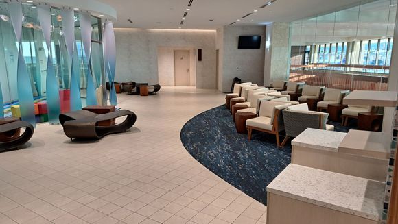 2nd area of lounge, kids play area