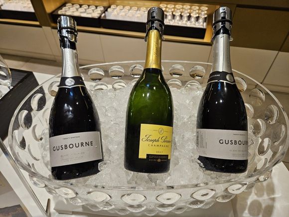 JAL First Champagne