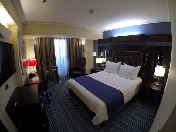 Club Room / Crowne Plaza Athens