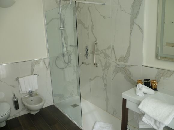 Bathroom / shower