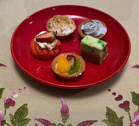 Assorted pastries like chendol kueh
