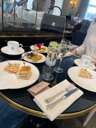 Club lounge afternoon/evening time