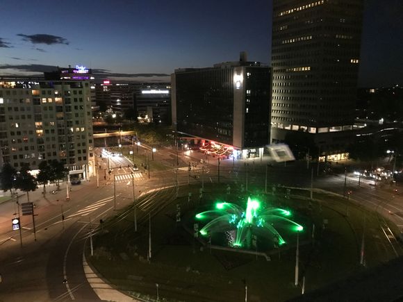 Nice to make time/hyper lapse videos of the fountain
Note: this Hilton does not offer turndown service