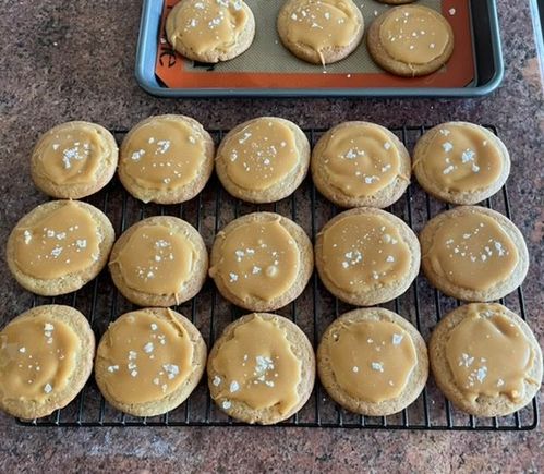 Salted caramel cookies. Great for the teeth! 