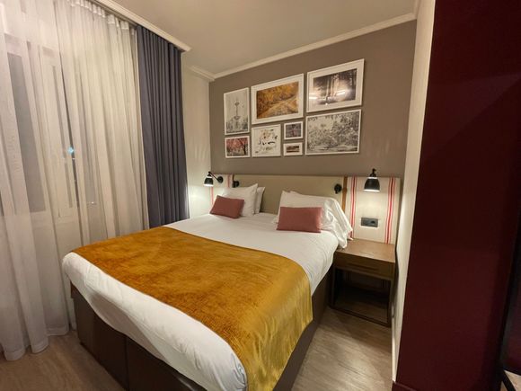 King bed room