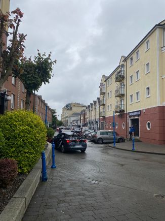 The area outside the hotel 