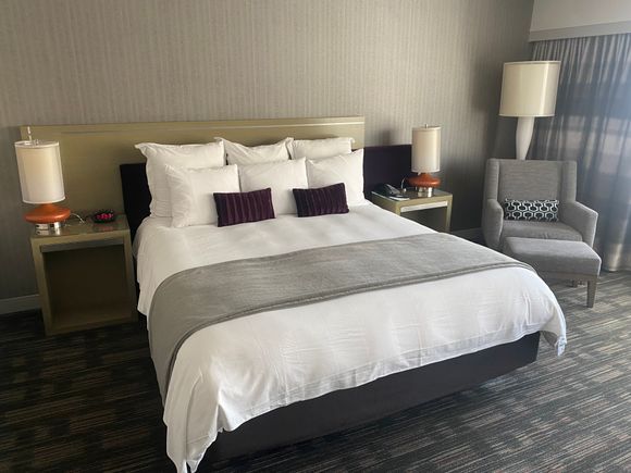 Loews Hollywood Hotel Junior King Suite Bed