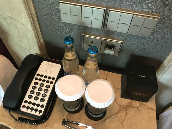 Bedside power is universal prong + USB A