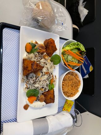 This is the salad alternative on late October JTR - LHR given how disappointing I find the chicken pie on a route of that length. Filling enough, tasty enough - would still expect more on a 3 hrs 50 mins actual flight time. 