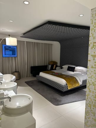 Bed - Marvelous Suite