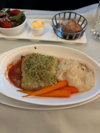Average Hake main dish. Actually, it was better than outbound lamb dish.
My partner had the lamb dish and enjoyed it more than the outbound lamb main. 