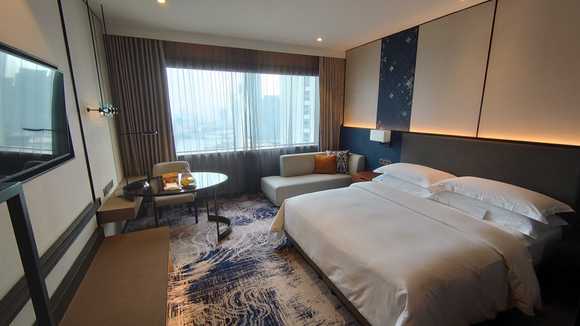 Got a Diamond upgrade to Executive room (suites were available, but denied for upgrade)
