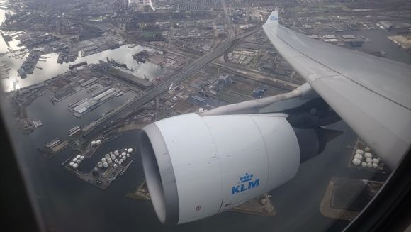 Banking right turn (A332). AMS-KGL, March 2021