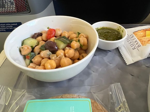 Chickpeas with cucumbers and olives.