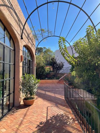 Boutiques area