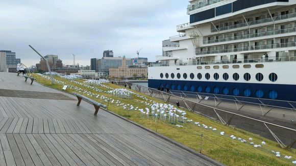 Cruise ship terminal