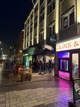 On snacks amenity picture there is also an ad for ordering for delivery from this Street Food location.