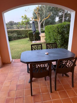 Outdoor area with grill