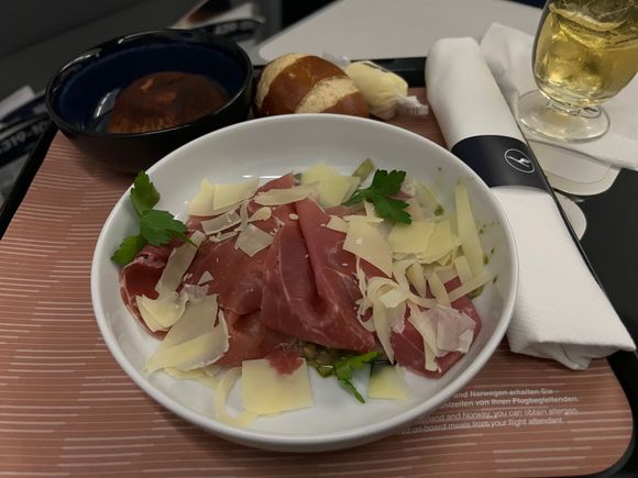 Vulcano Ham, salad & Mountain Cheese

Tiramisu