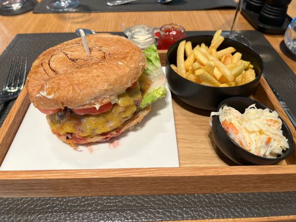 Signature Burger 