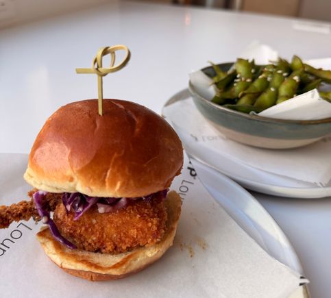 Edamame / Crispy Chicken Sandwich à la carte 