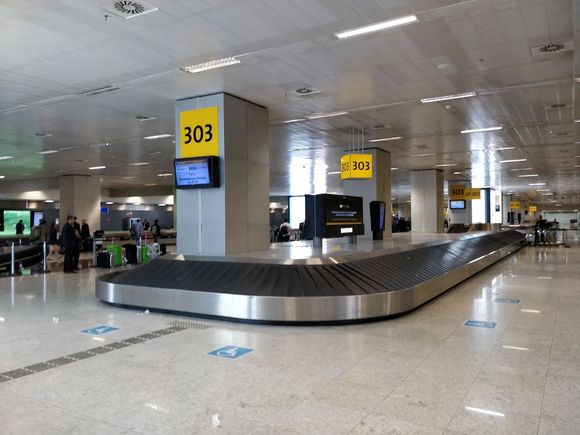 Luggage was already out of the belt 15 min after reaching the gate !